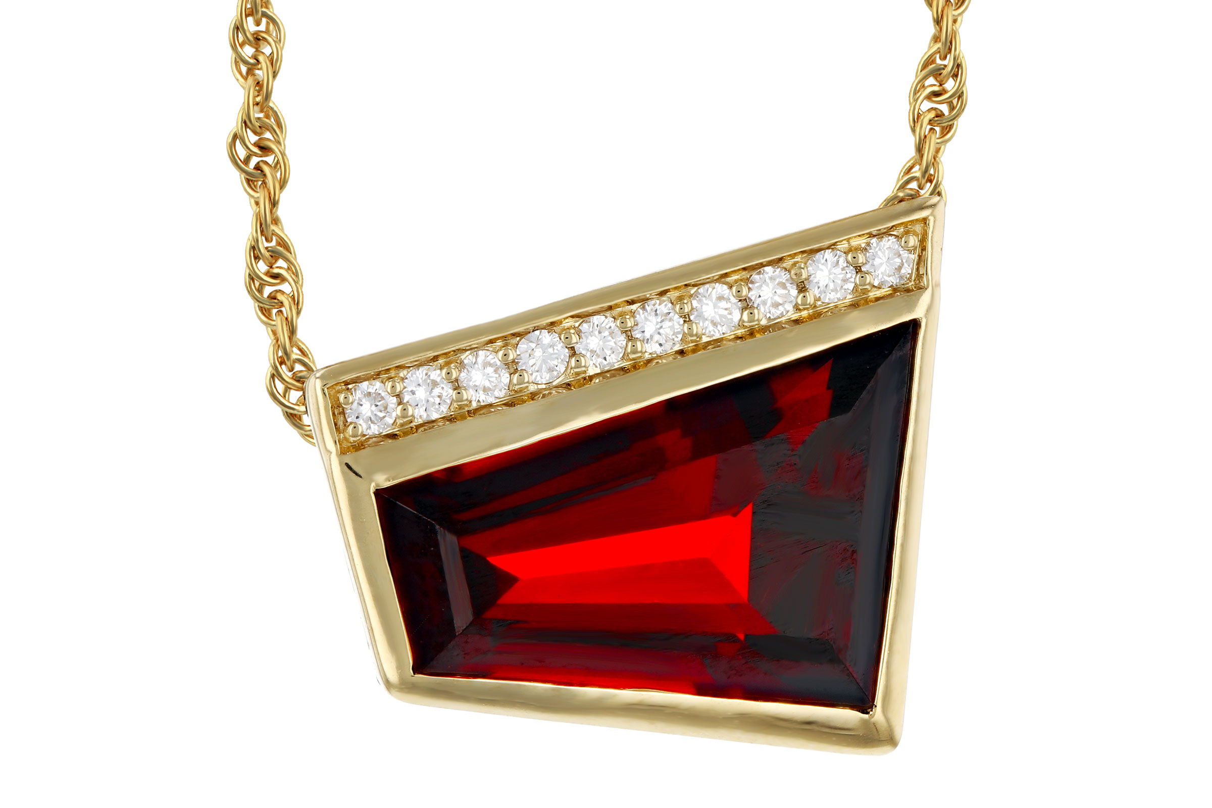 C284-92972: NECKLACE 3.92 GARNET 4.00 TGW