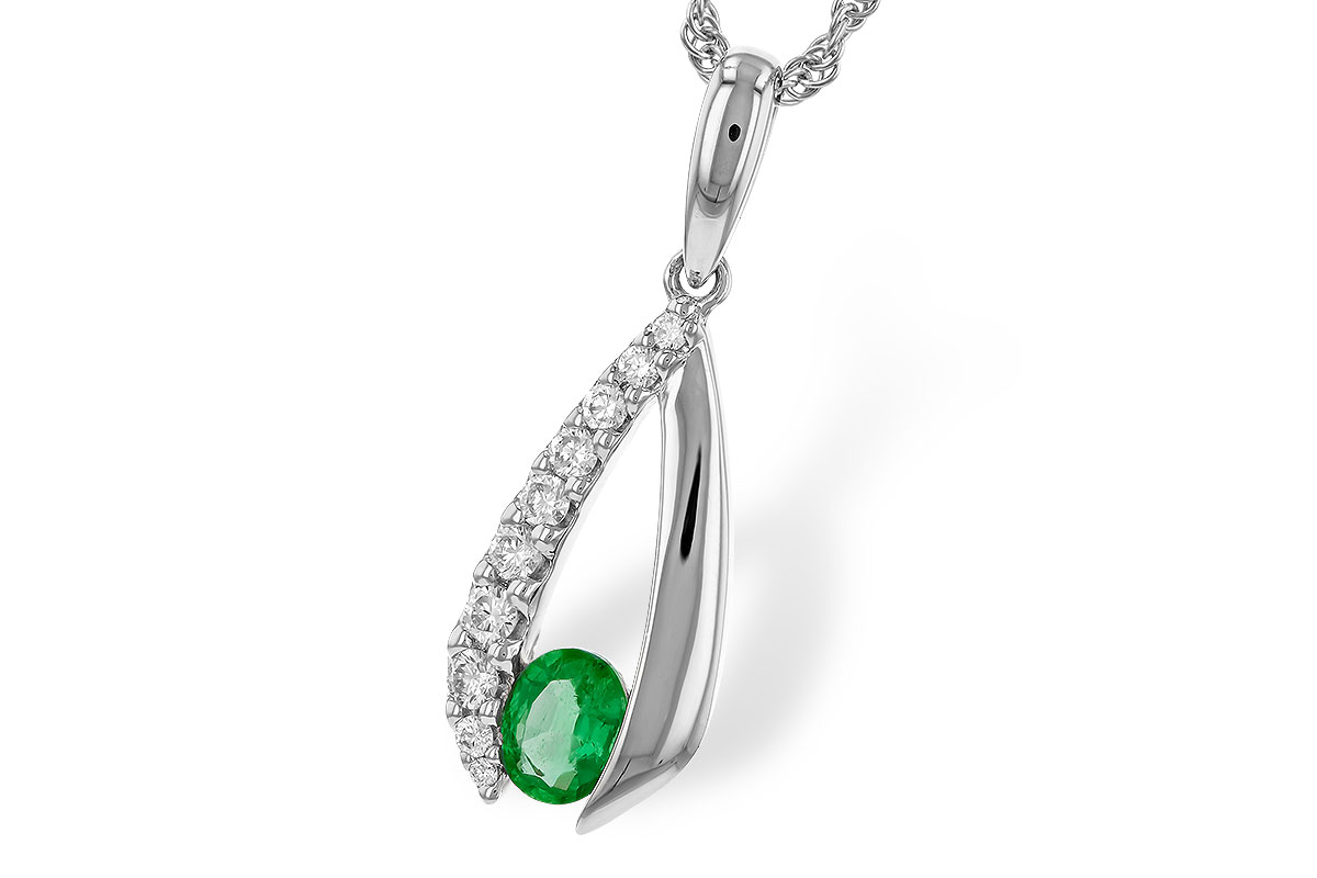 D284-05645: NECKLACE .28 EMERALD .45 TGW (5x4 EMER)