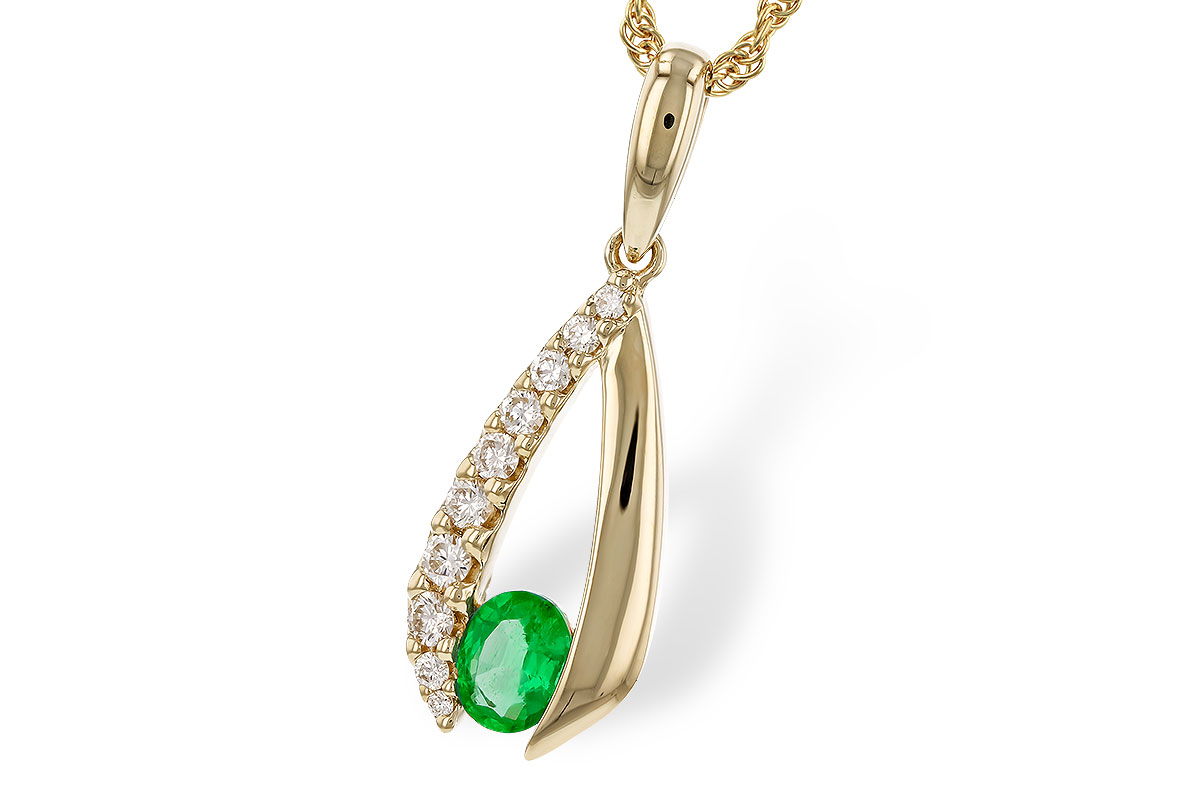D284-05645: NECKLACE .28 EMERALD .45 TGW (5x4 EMER)