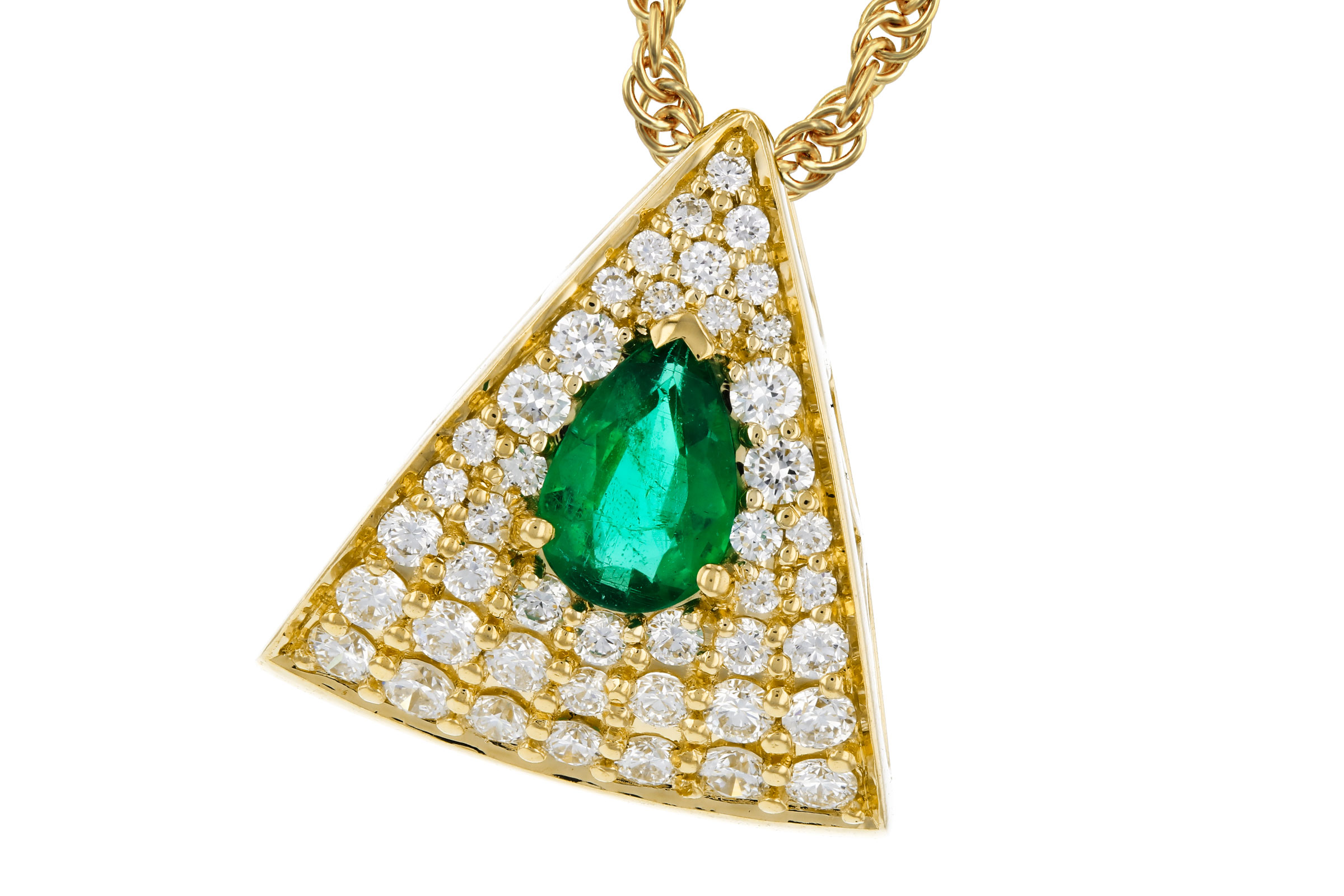 G284-92981: NECKLACE .26 EMERALD .60 TGW (6x4MM EM)