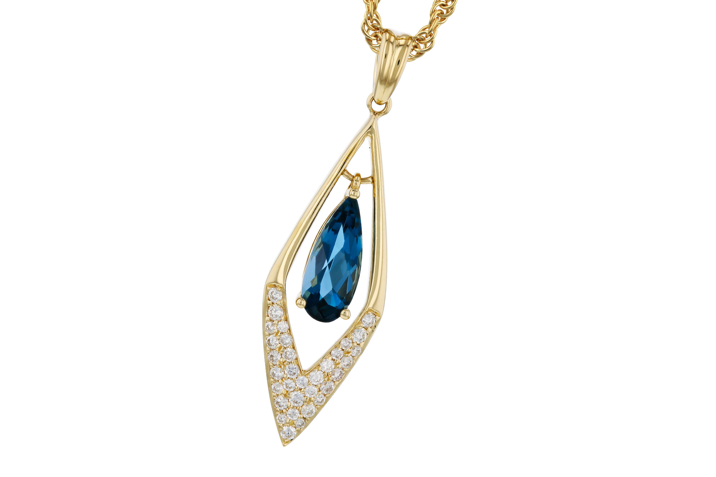 H284-92944: NECK .85 LONDON BLUE TOPAZ 1.02 TGW (10x4MM LBT)