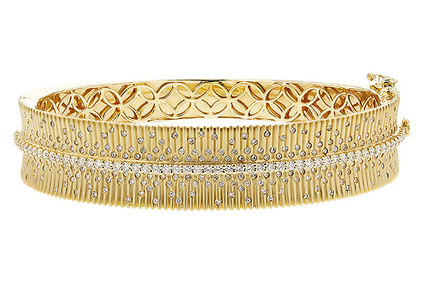 M194-00244: BANGLE BRACELET 1.94 TW (54x63 MM)